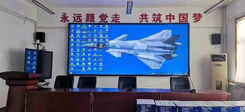 室內(nèi)P2全彩屏完成一塊，積極復(fù)工復(fù)產(chǎn)，抗疫堅(jiān)持到底